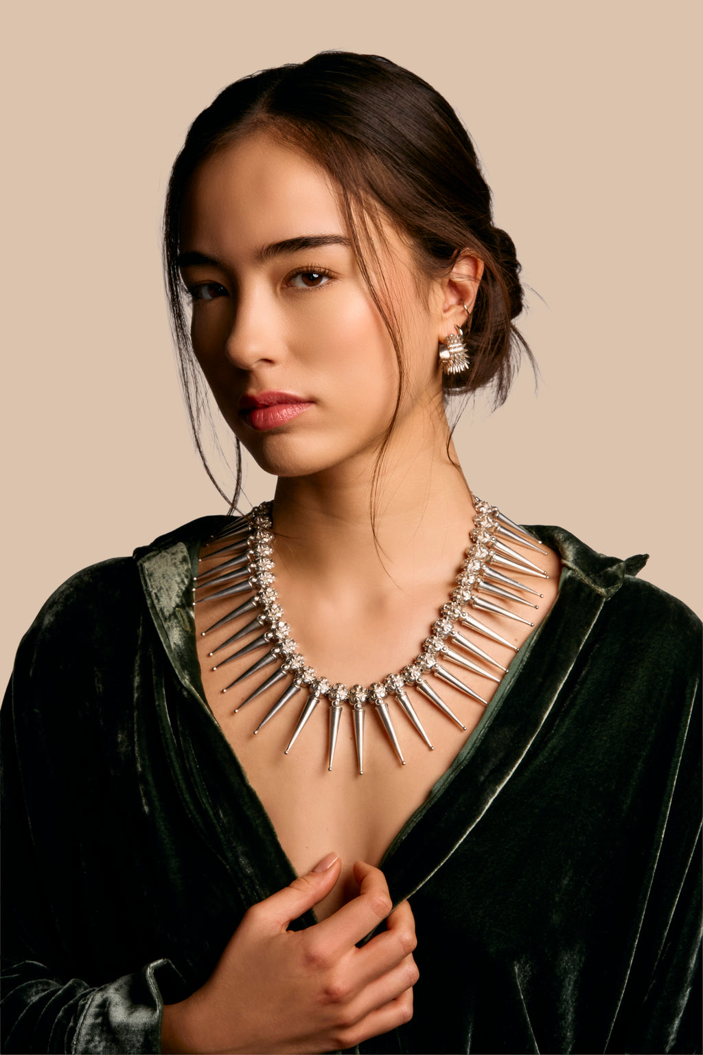 Avantika earrings, silver